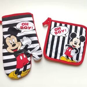 Mickey Mouse Kids Oven Mitt and Pot Holder Set - Red and Black